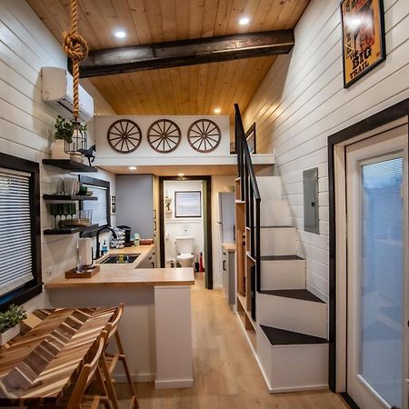 Unique Tiny Home Minutes From Downtown Елленсберґ Екстер'єр фото